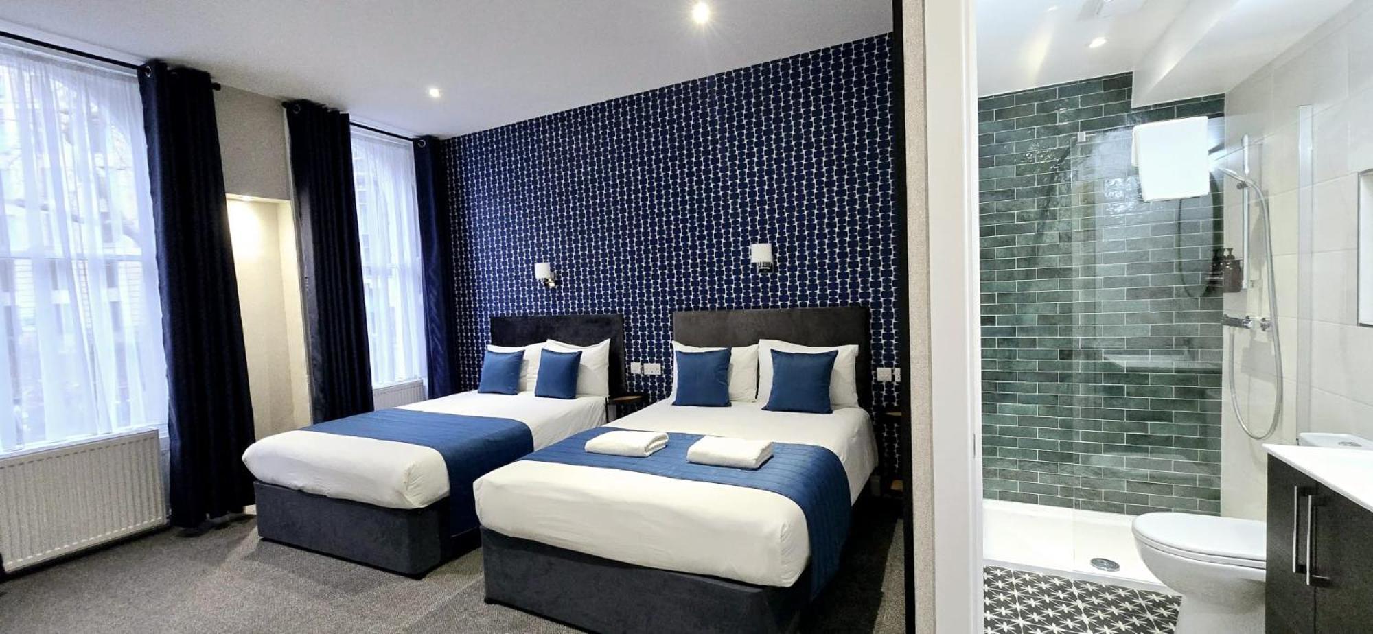 Quadruple Room Bathroom